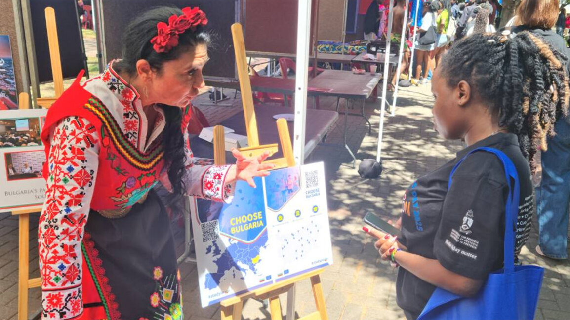 Възможностите за образование у нас бяха представени в Претория