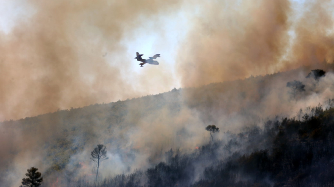 Гърция: Пожар на Пелопонес, няма опаснос...
