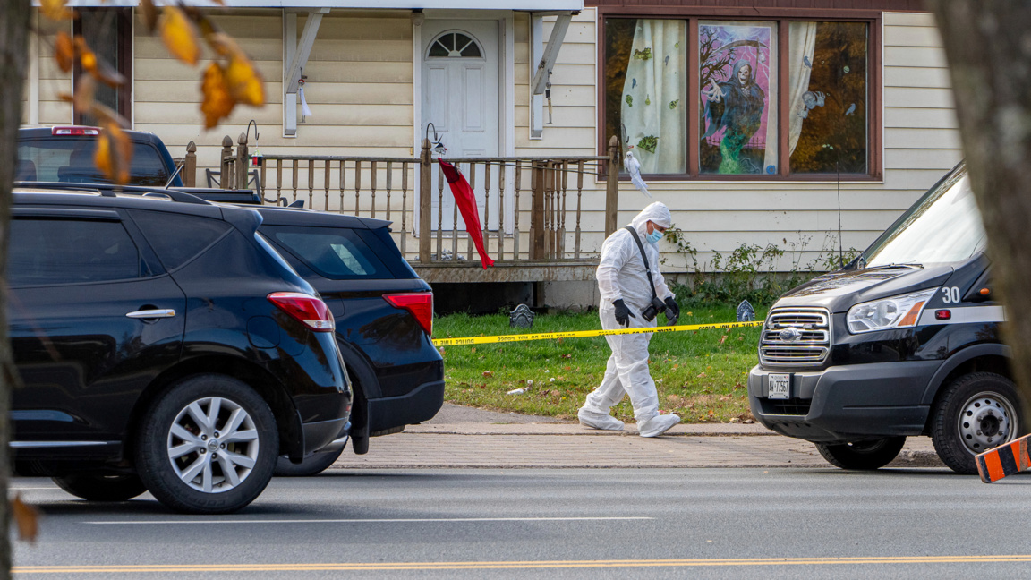 Жена уби най-малко 9 души в Канада...