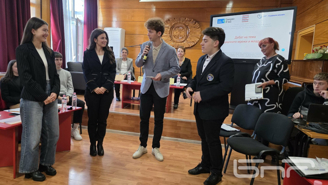 Тегленето на теза за защита чрез жребий вдигна градуса на напрежението