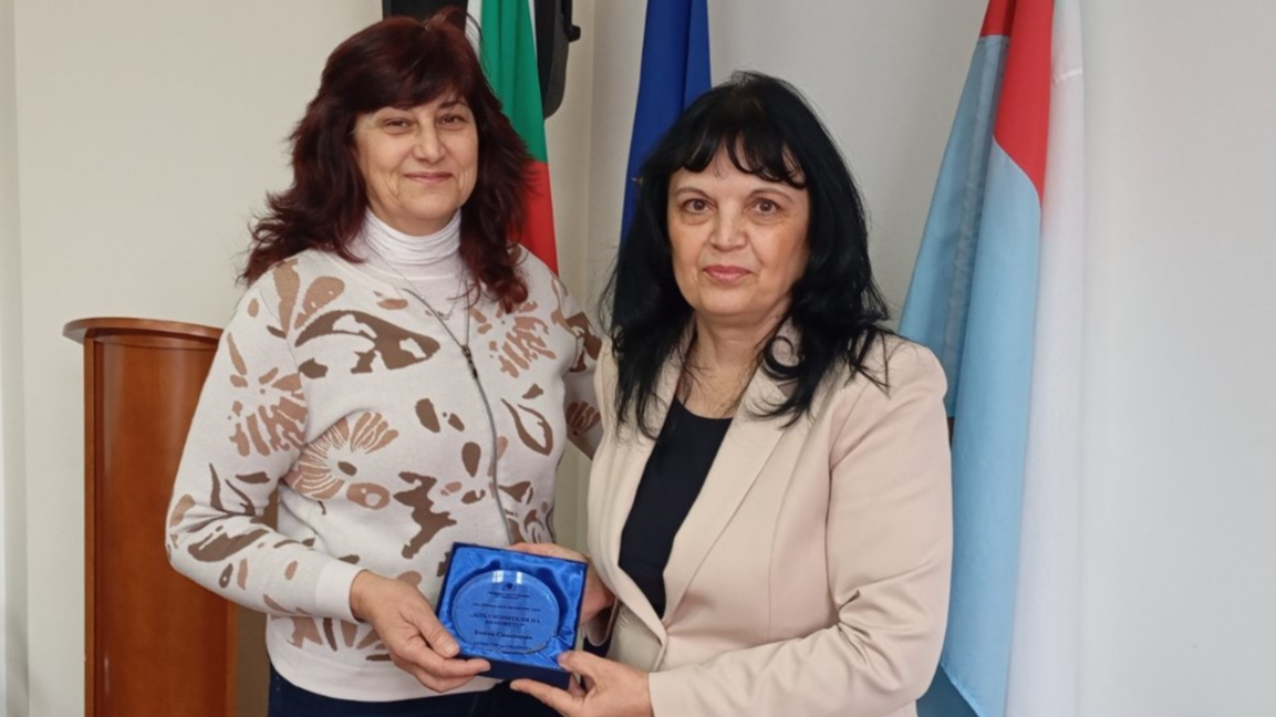 Бойка Симеонова (вляво) получи приза "Директор на годината".