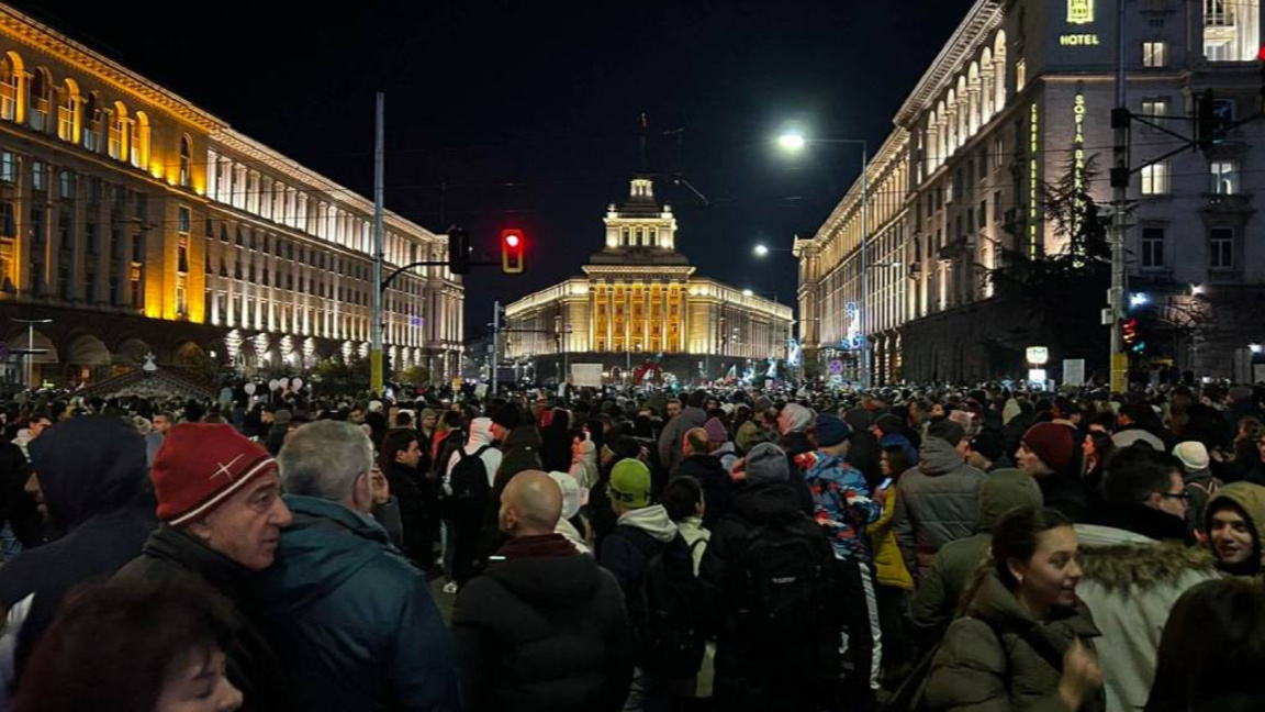 Thousands go out on protest in Sofia and...