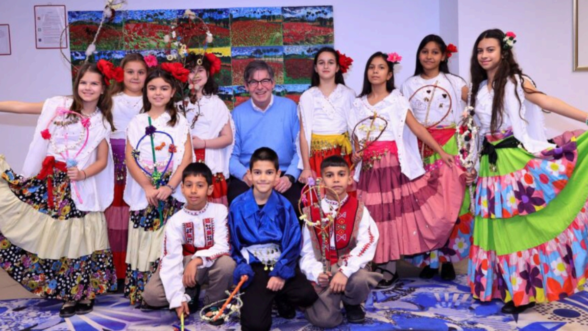 На ромску Нову годину, деца из Удружења ...