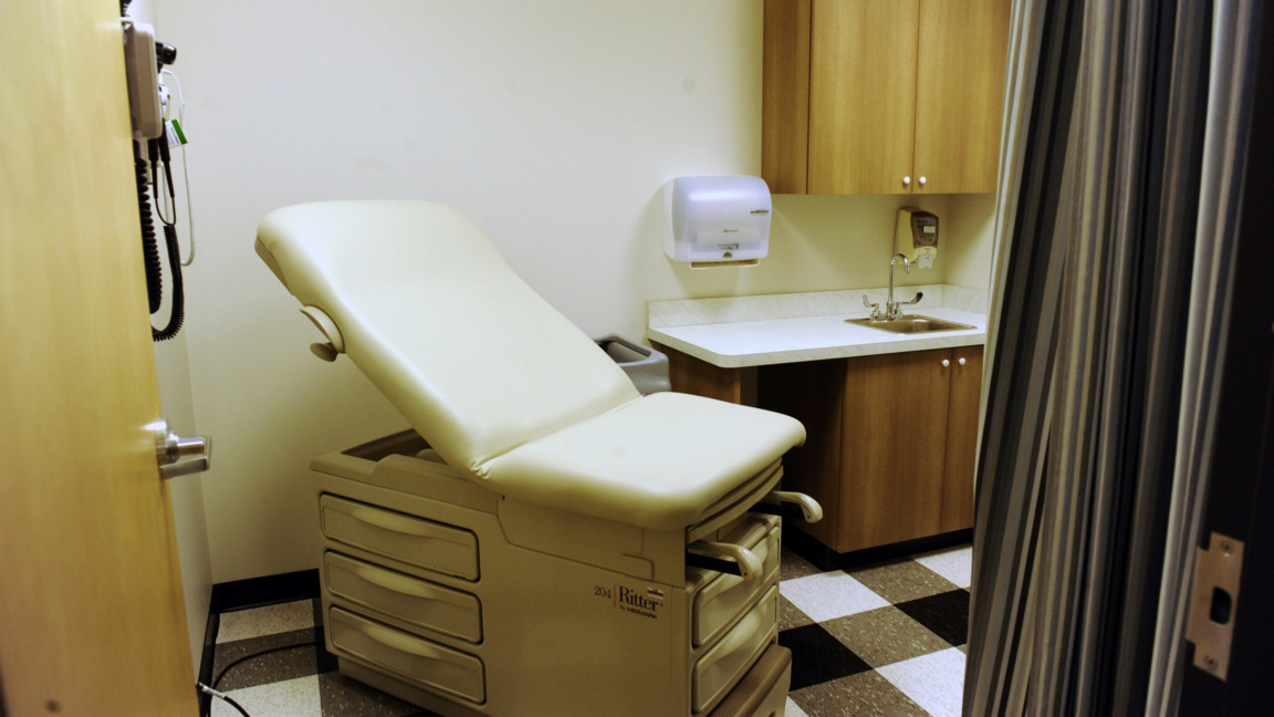 Болнична стая