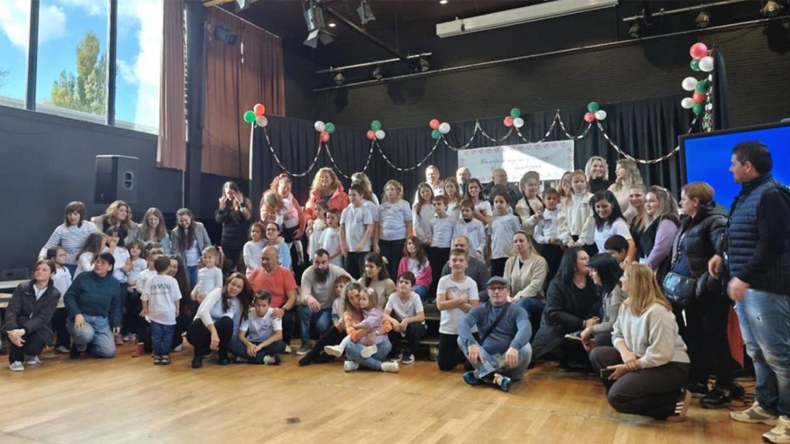 Búlgaros en Amberes hacen donaciones para niños con discapacidad en Gabrovo 