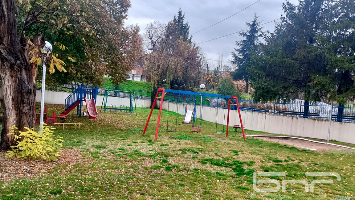 Детска площадка в село Долна Градешница
