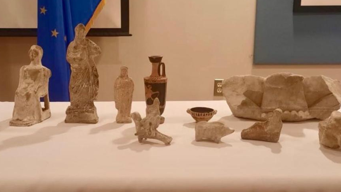 Американско семейство върна на Гърция ар...