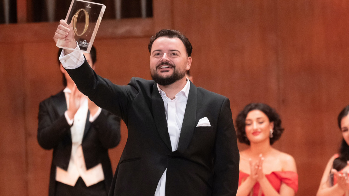 Баритонът Михай Дамиан: Трябва да се нас...