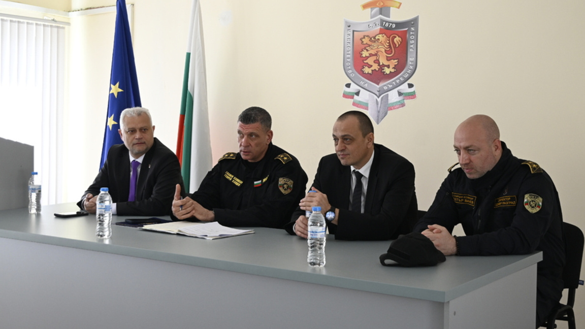 Функционери покушавају да утичу на избор...