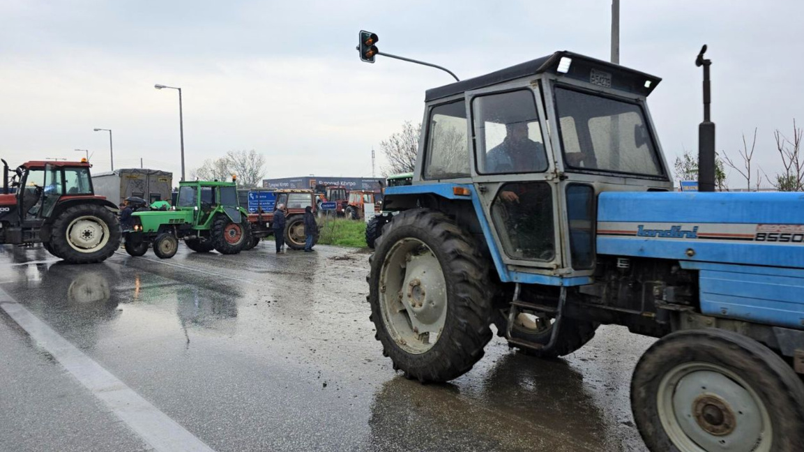 Протестиращи гръцки фермери в Гърция се насочиха към границата с България