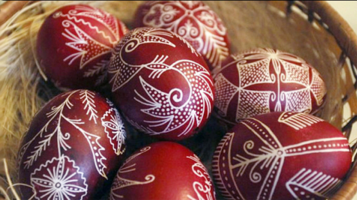  Старинске технике бојења јаја ...