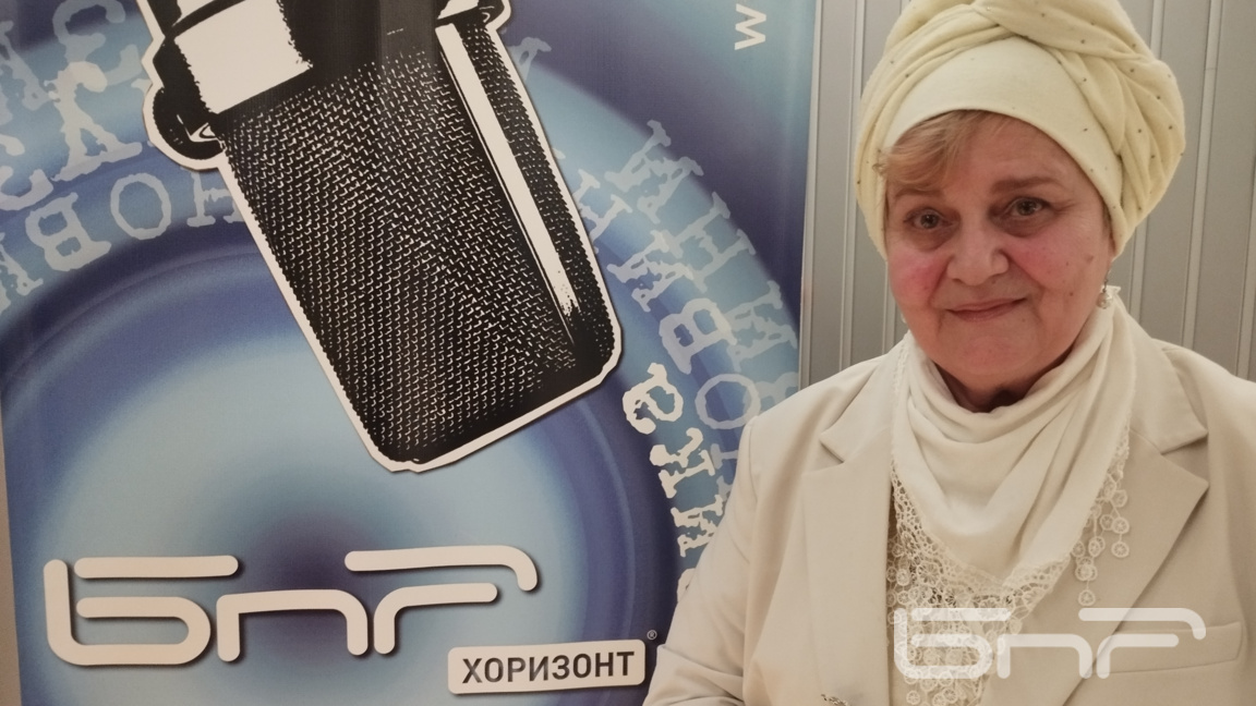 Елка Няголова: Поезията е болката между ...