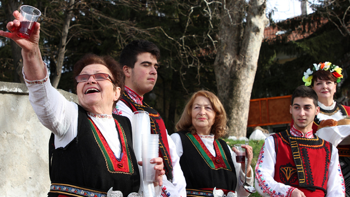 Мозайка Змейовският пелин оживява на празник в навечерието на Коледа