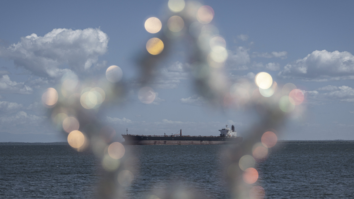 Петролен танкер в езерото Маракайбо във Венецуела, 27.12.2025 г.