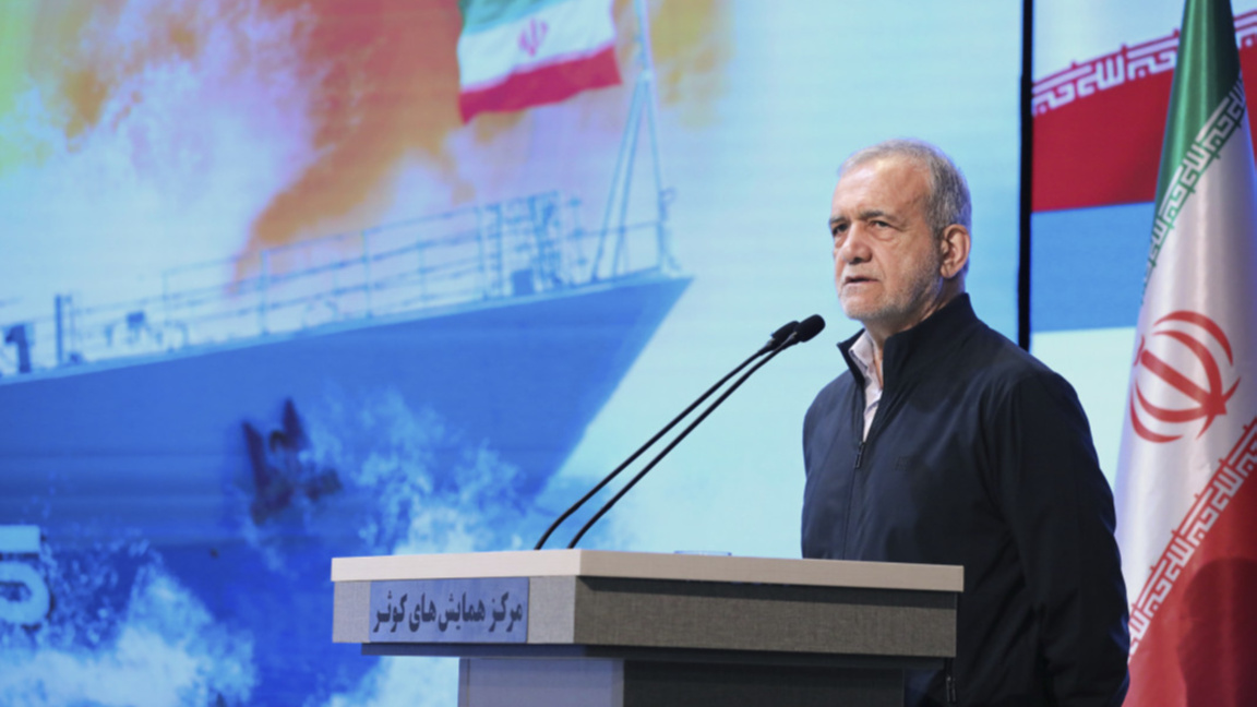 Масуд Пезешкиан говори пред ирански военни, архив, 17 май 2025 г.