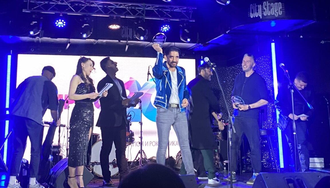 Jeremy?, Ерсин, Мария Илиева, Джо Лин Търнър, Любо Киров, Тома и Антон Котас с наградите на БНР Топ 20