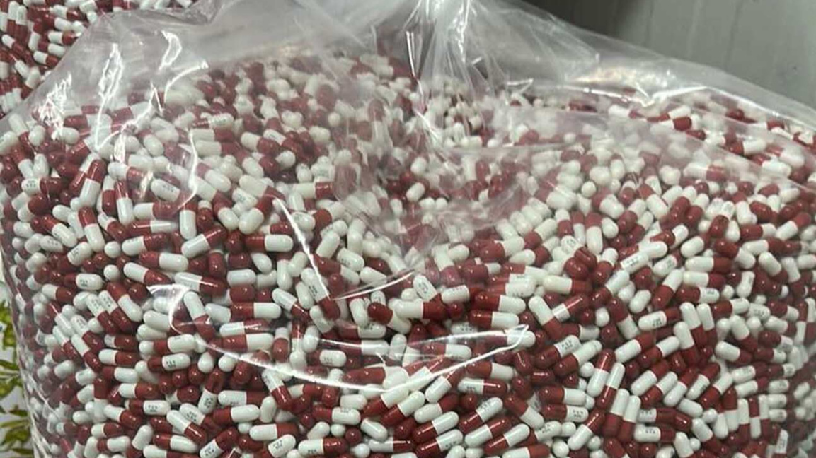 Разбиха цех за фалшиви лекарства в с. Богданица, двама души са арестувани