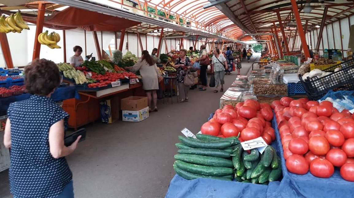 Фермери канят клиентите си в стопанстват...