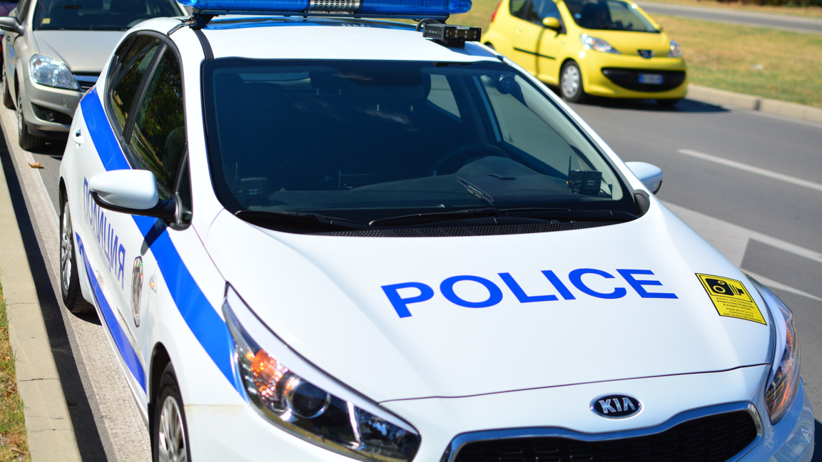 След сигнал за пожар, полицаи откриха наркотици в мазе на блок в Бургас