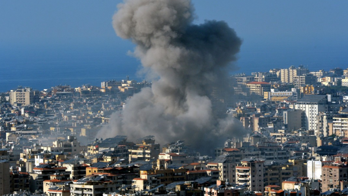 Дрон е ударил жилищен комплекс в Бейрут...