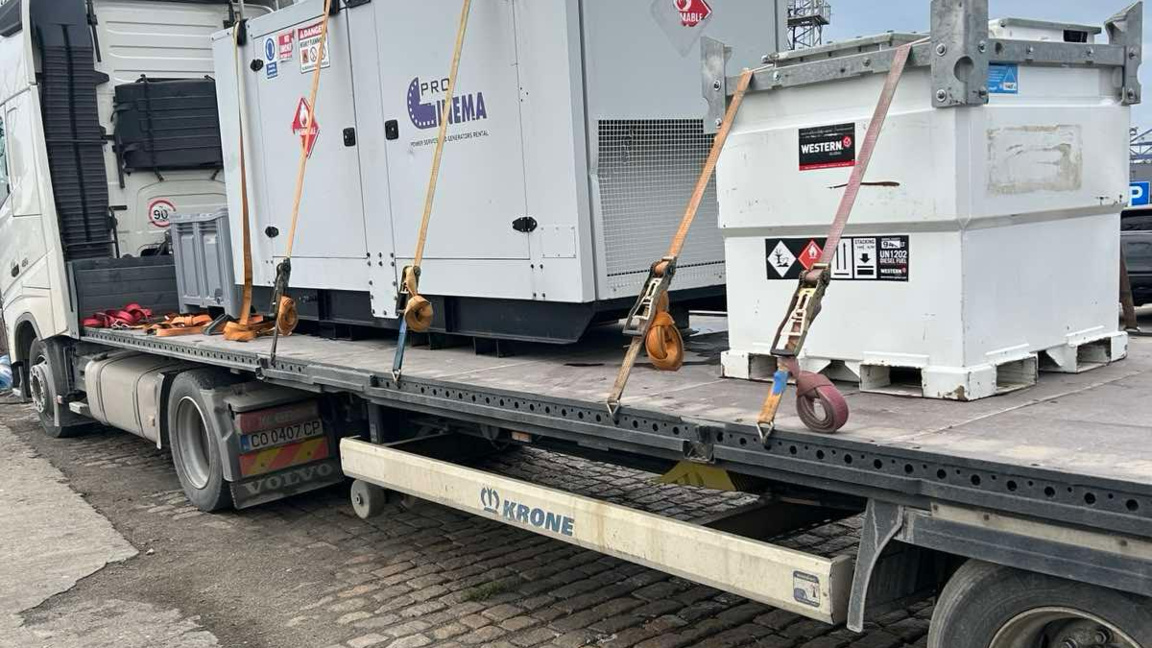 Доставен е генераторът за закъсалия край Ахтопол танкер