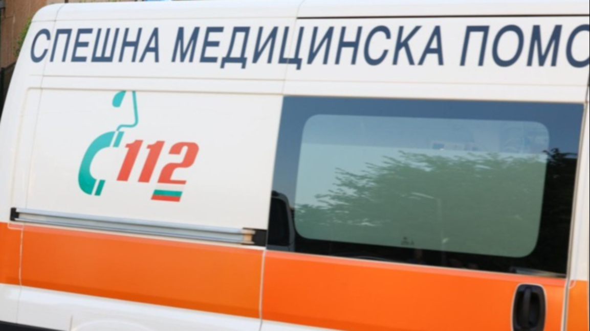 Двама млади шофьори предизвикаха катастр...