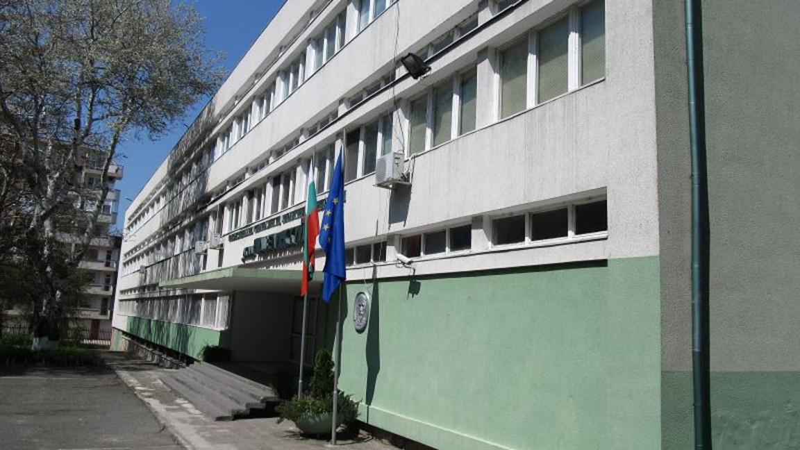 Гимназията по химични технологии в Бурга...