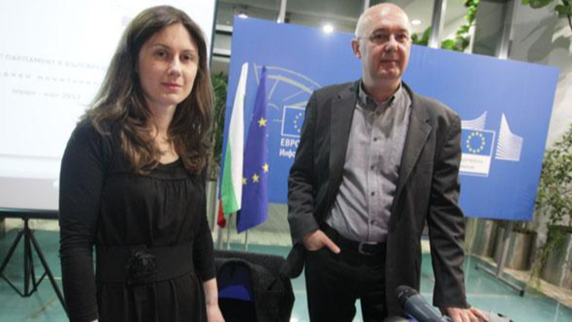 Доц. Орлин Спасов - изпълнителен директор на фондация "Медийна демокрация" и Николета Даскалова - експерт във фондацията