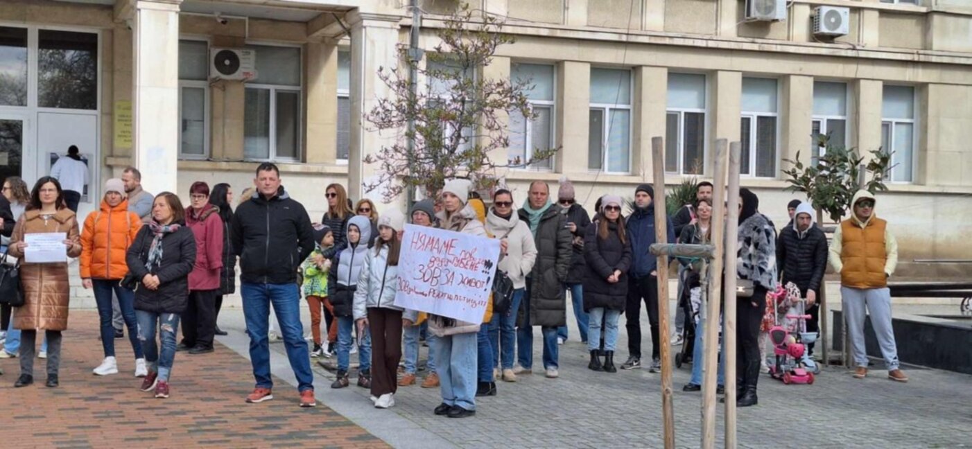 Варна на протест срещу войната по пътищата (ВИДЕО)