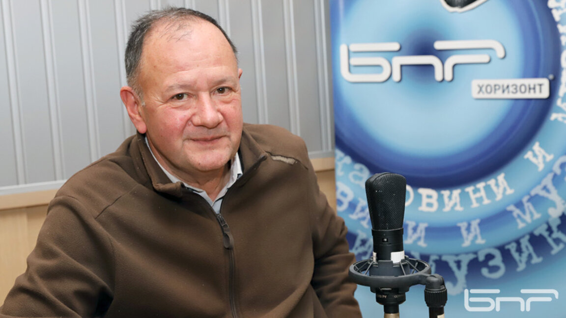 Михаил Миков