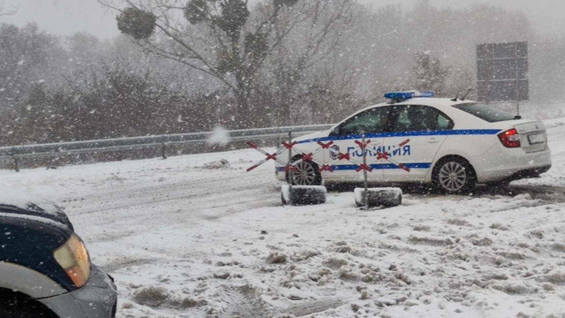 Затвориха пътя Аксаково - Добрич, бедствено положение в Аксаковско