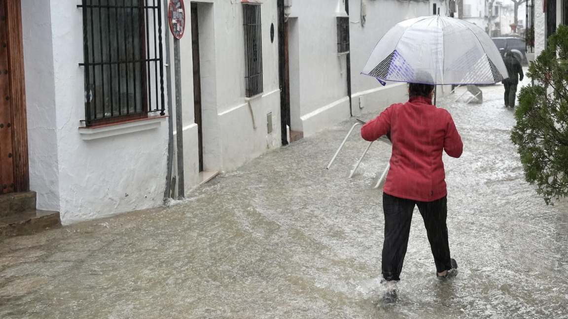 Наводнена улица в Кадис, Андалусия, 4 февруари 2026 г.