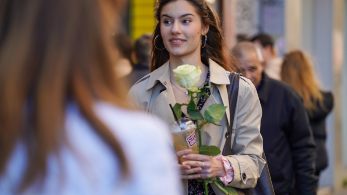 Regalar una flor el 8 de marzo: tradició...