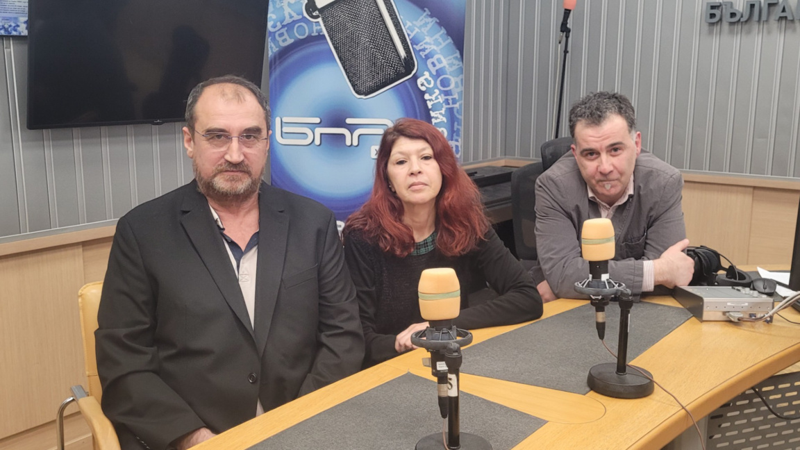 Силвия Великова и Петьо Цеков и водещият Явор Стаматов