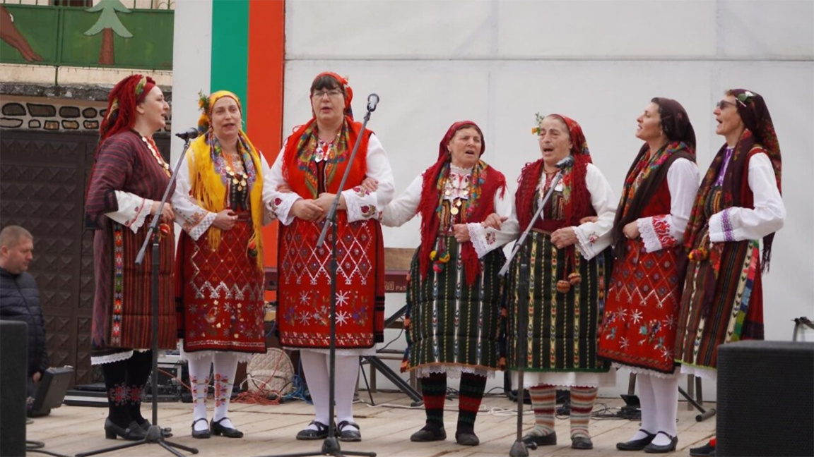 Les vieilles trésorières du folklore : les chants de Voditsi de Dobarsko