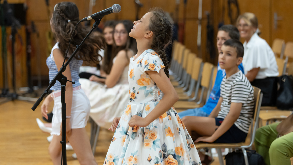 Деца, очакваме ви в нашите "Искри"