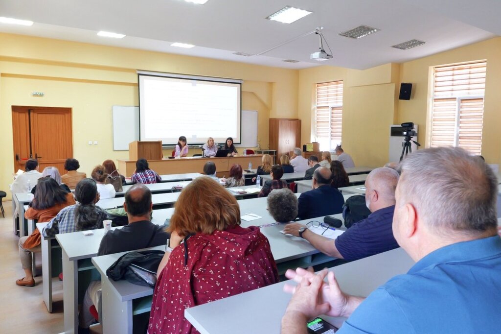 Онлайн курсове за учители по български език и литература в чужбина