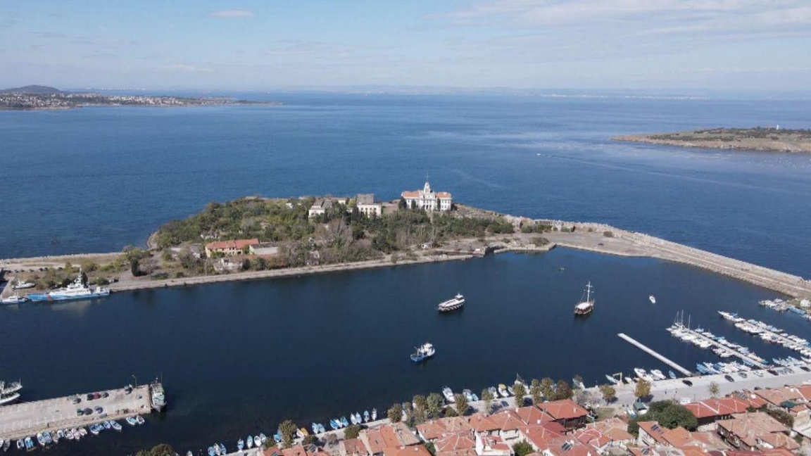 Вижда ли се краят на разрухата на остров...