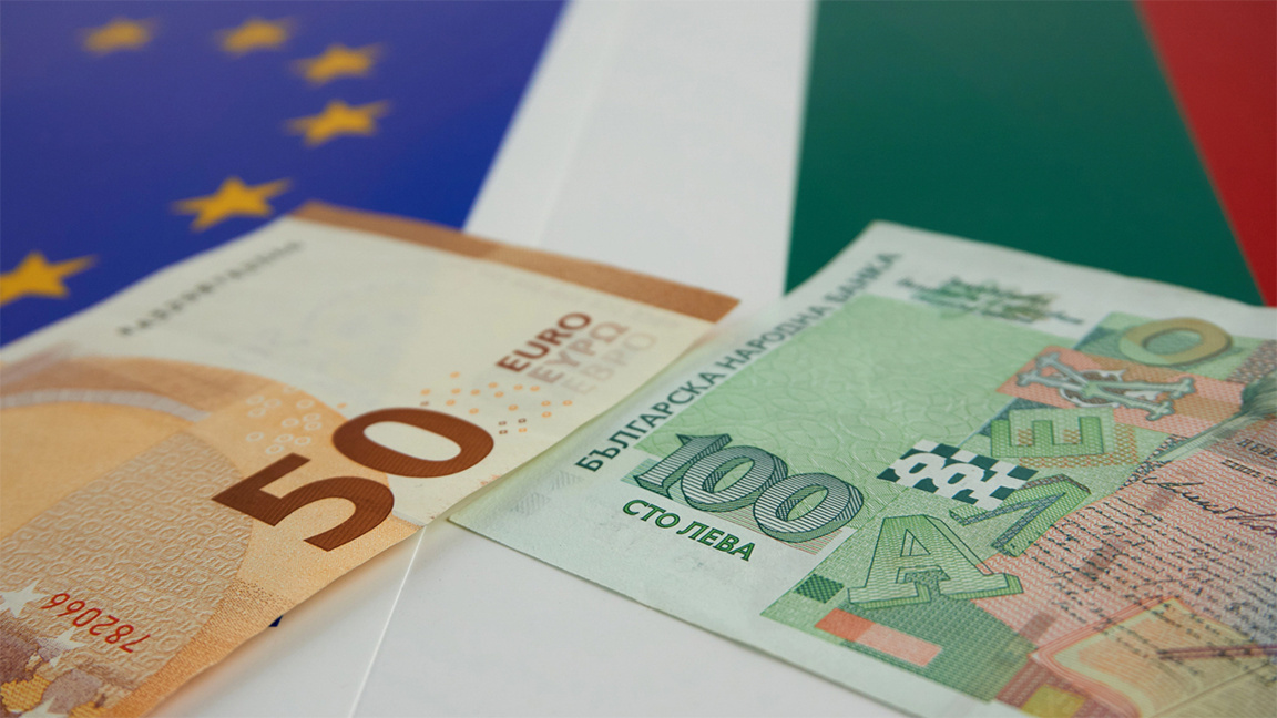 БНБ: Почти половината левове вече са обм...