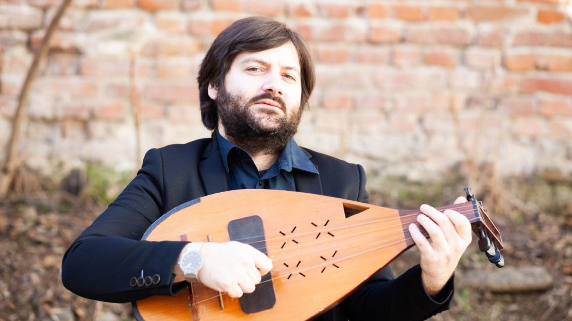 Alexandru Drăghici schlägt musikalische ...