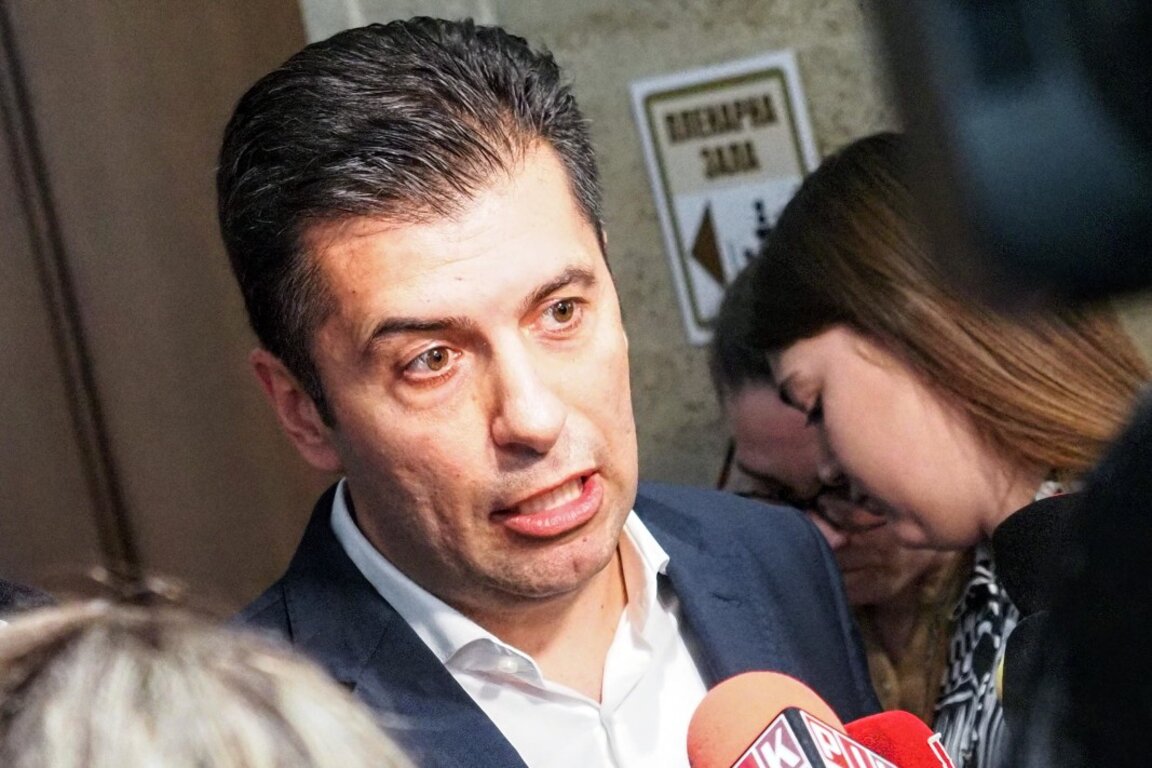 Кирил Петков