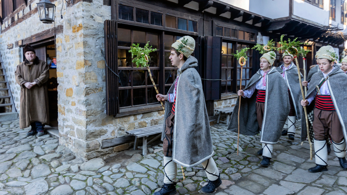 Добър час, добра среща, добра година...