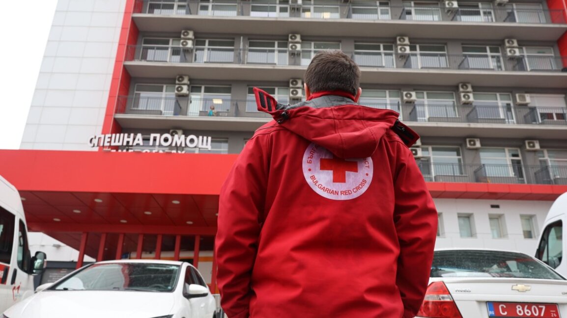 МЗ: Общото състояние на пострадалите в Кочани, лекувани у нас, е без съществена промяна