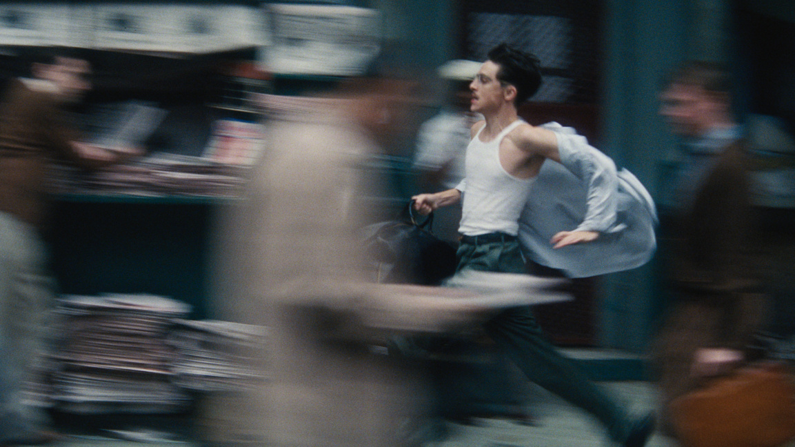 "Marty Supreme": Върхът на пчелната пита