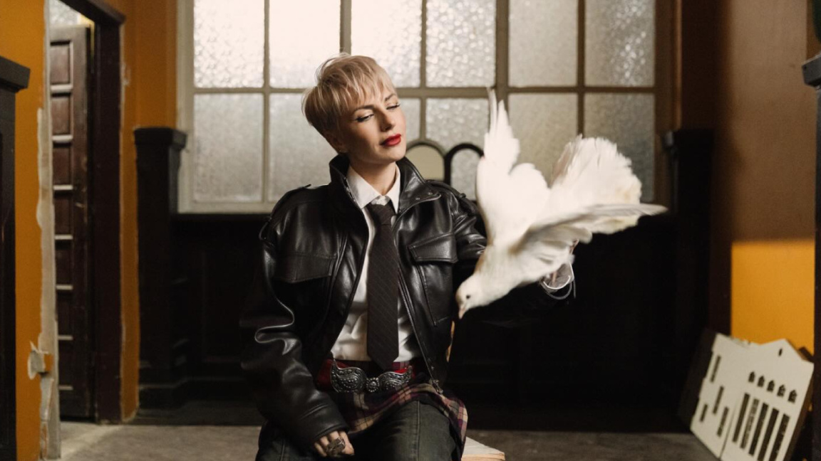 Эмоциональное возвращение Поли Геновой п...