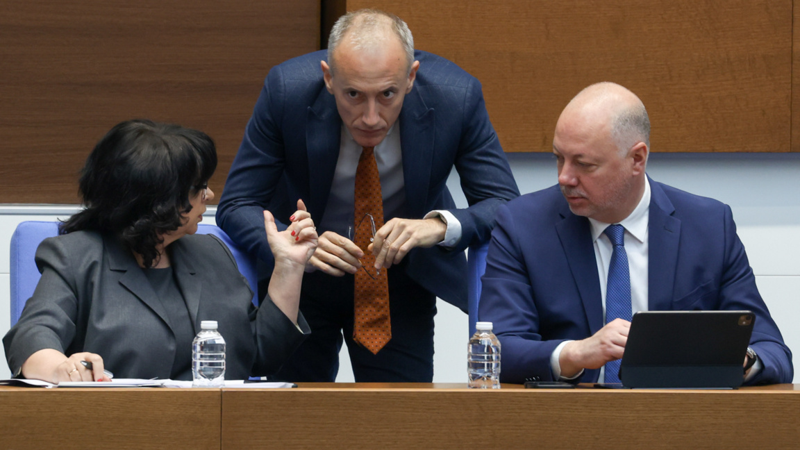 Дебат по вота на недоверие: Доминацията на Пеевски, Ф-16, еврозоната