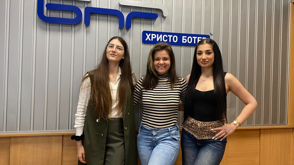 Аделина Макавеева и Владислава Григорова...