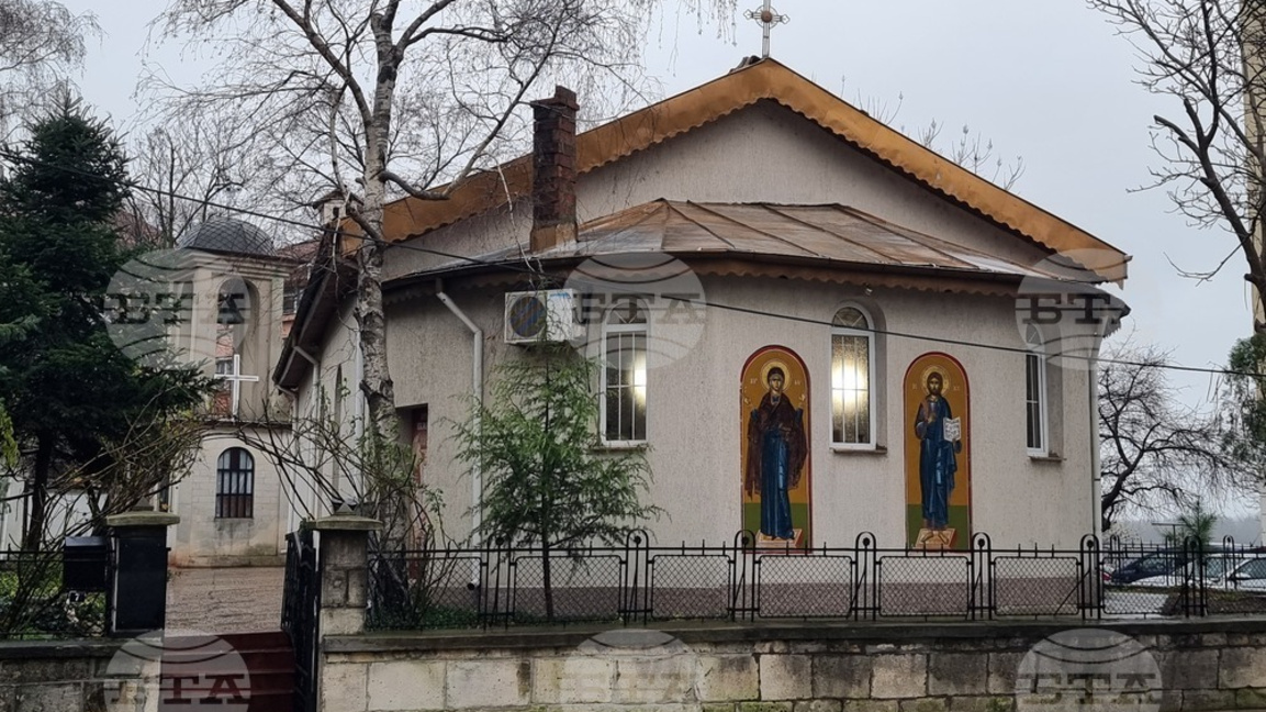 Събират дарения за храм в Русе...