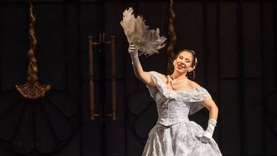 La diva de la ópera Alex Mihaylova: ¡toda una fiesta en el escenario!