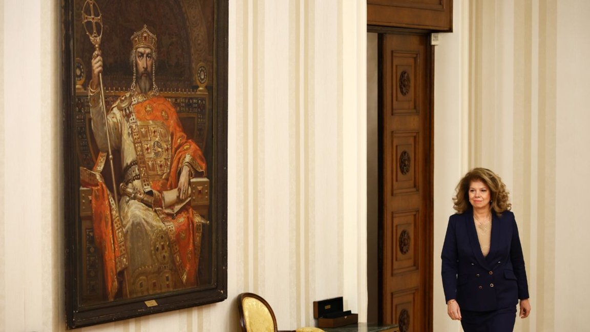 Η Βουλγαρία έχει πλέον γυναίκα πρόεδρο –...